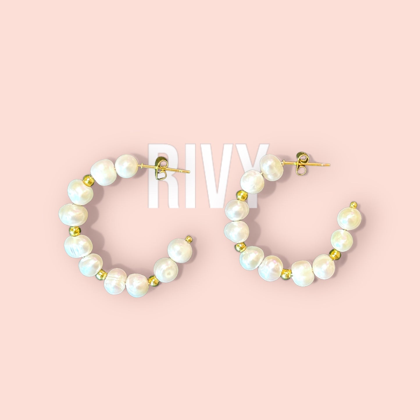 Les boucles d'oreilles RIVY