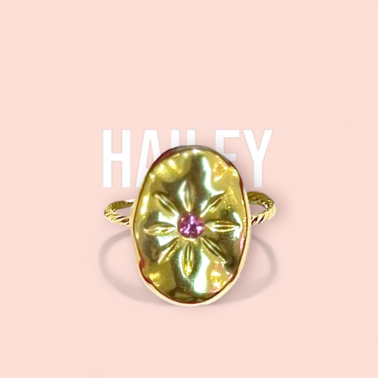 La bague HAILEY