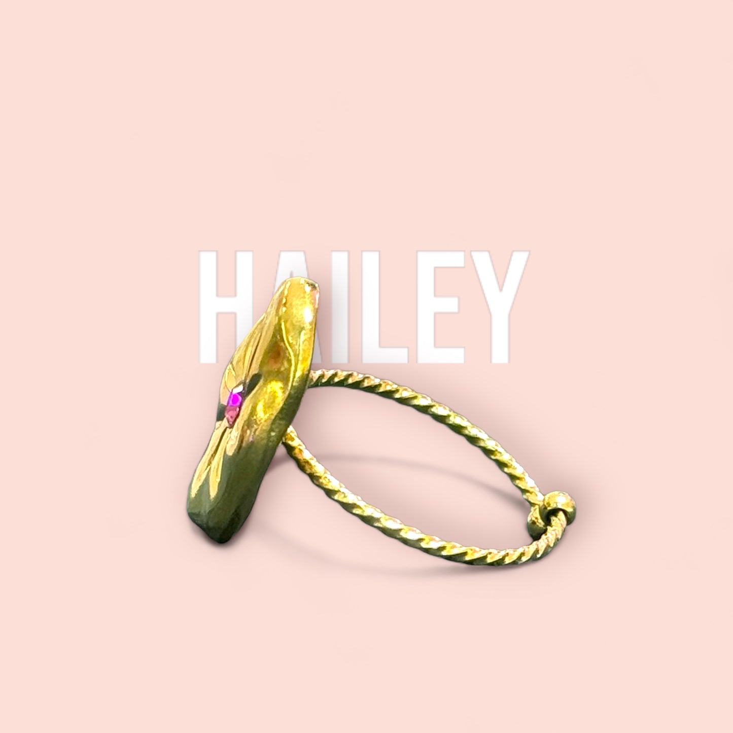 La bague HAILEY