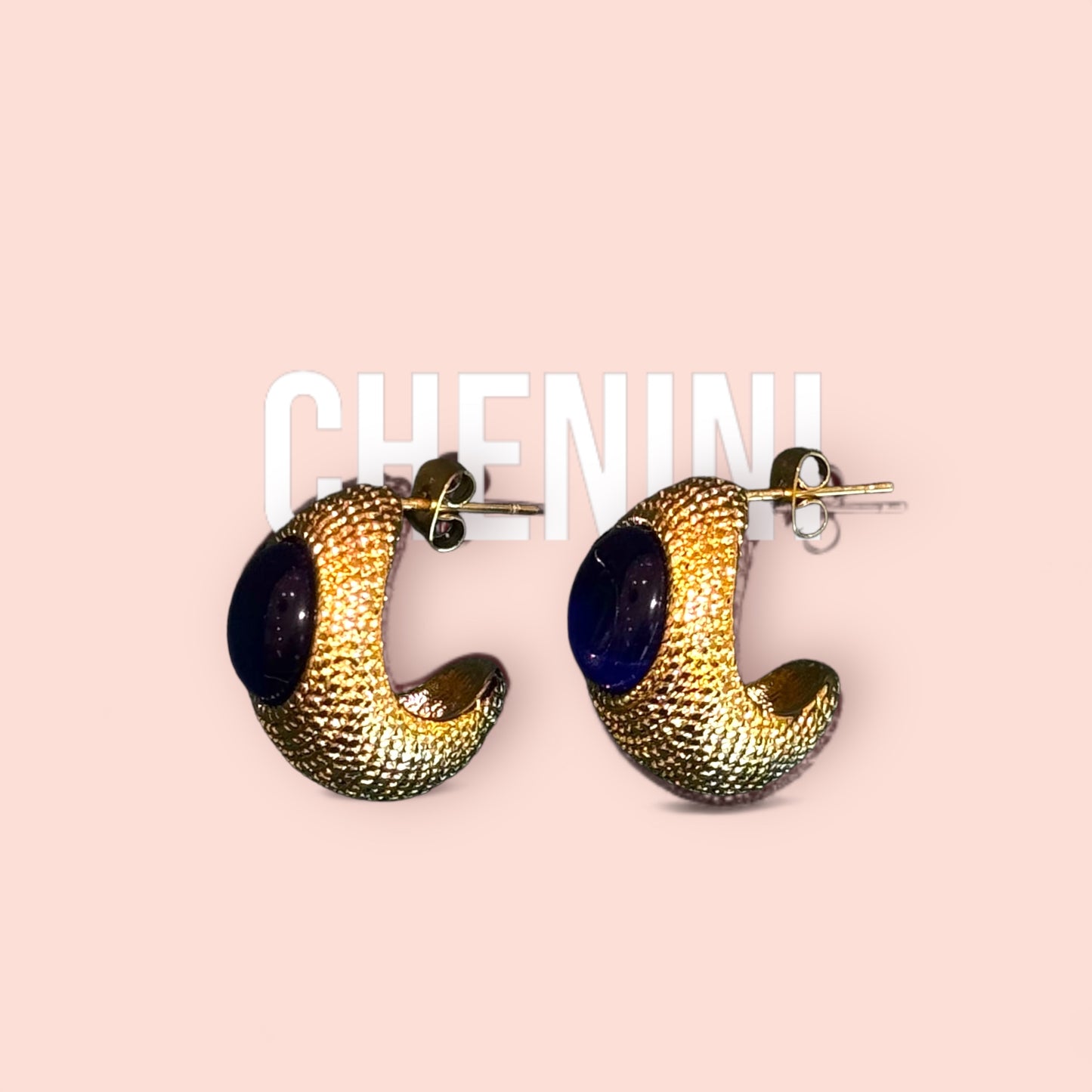 Les boucles d'oreilles CHENINI