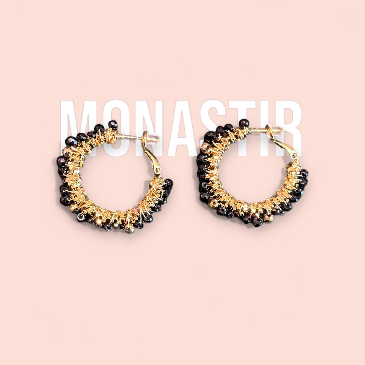 Les boucles d'oreilles MONASTIR