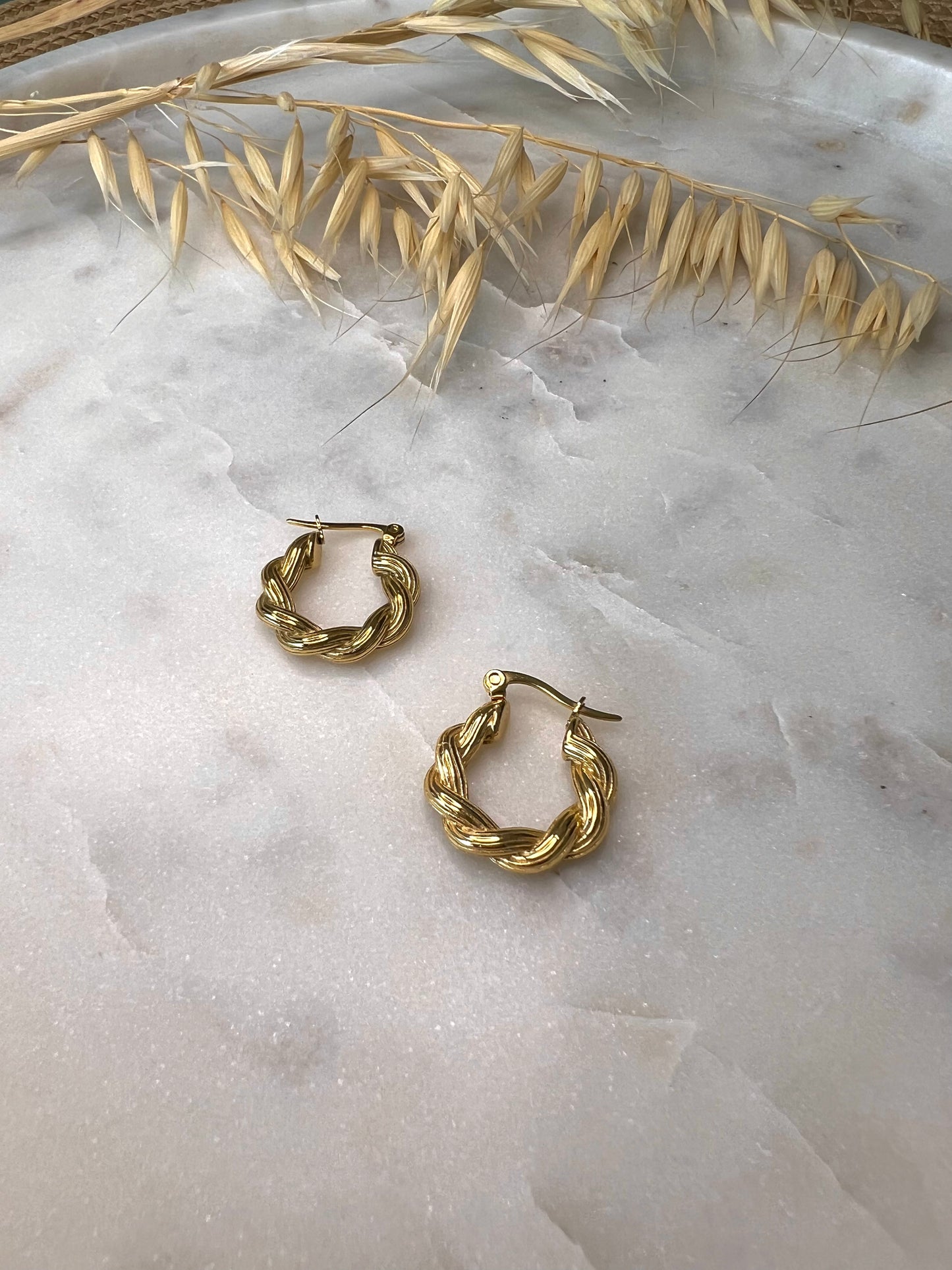 Les boucles d'oreilles MARKUS