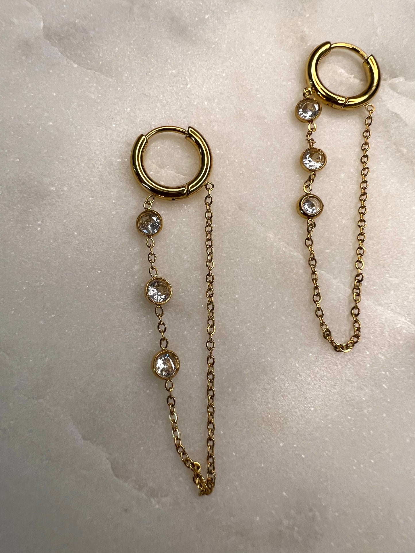Les boucles d'oreilles LÉONIE
