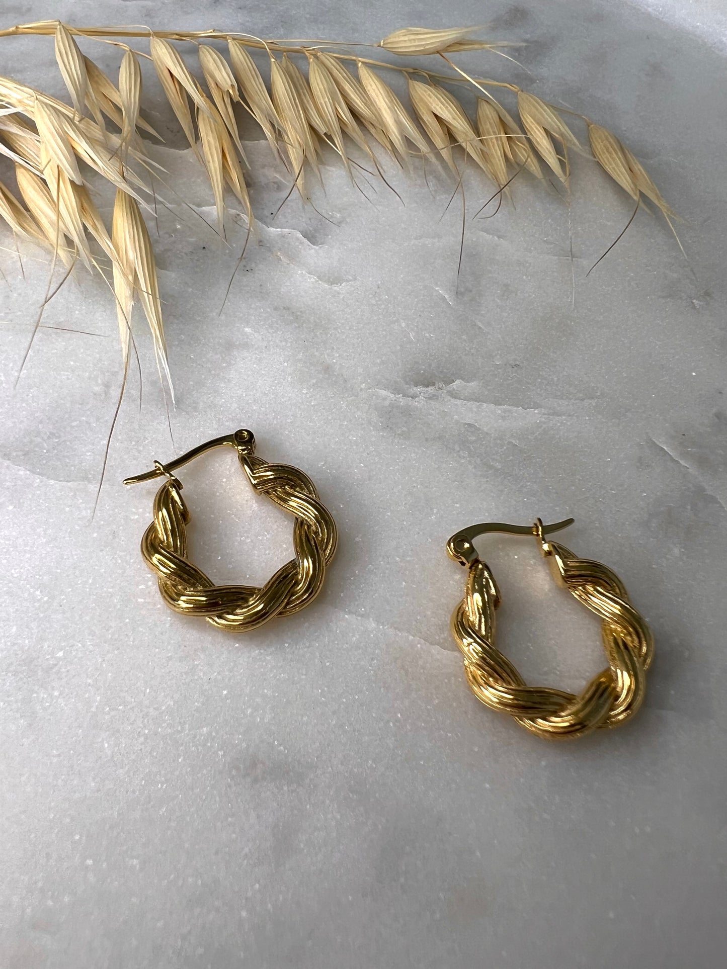 Les boucles d'oreilles MARKUS