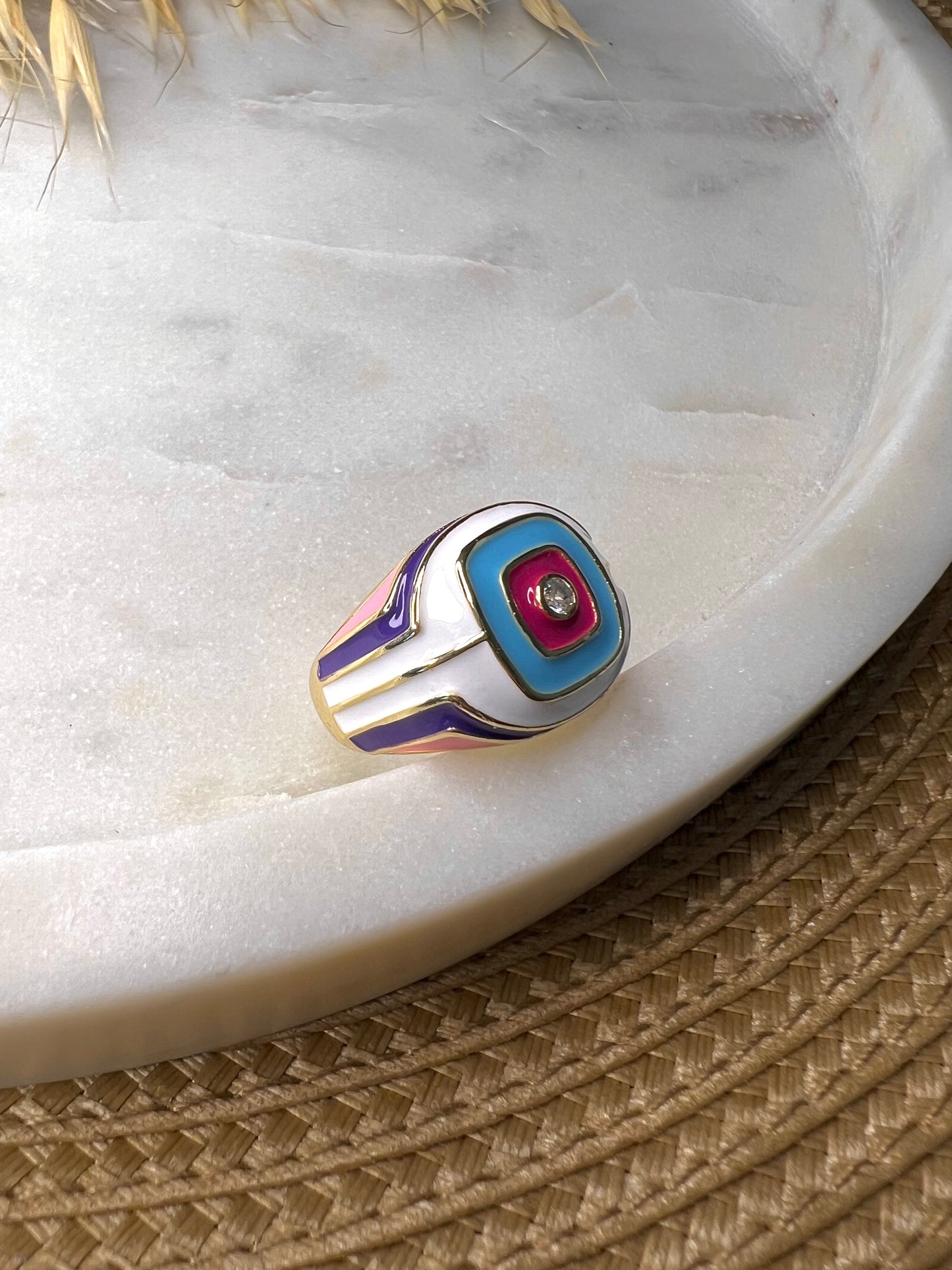La bague MONA