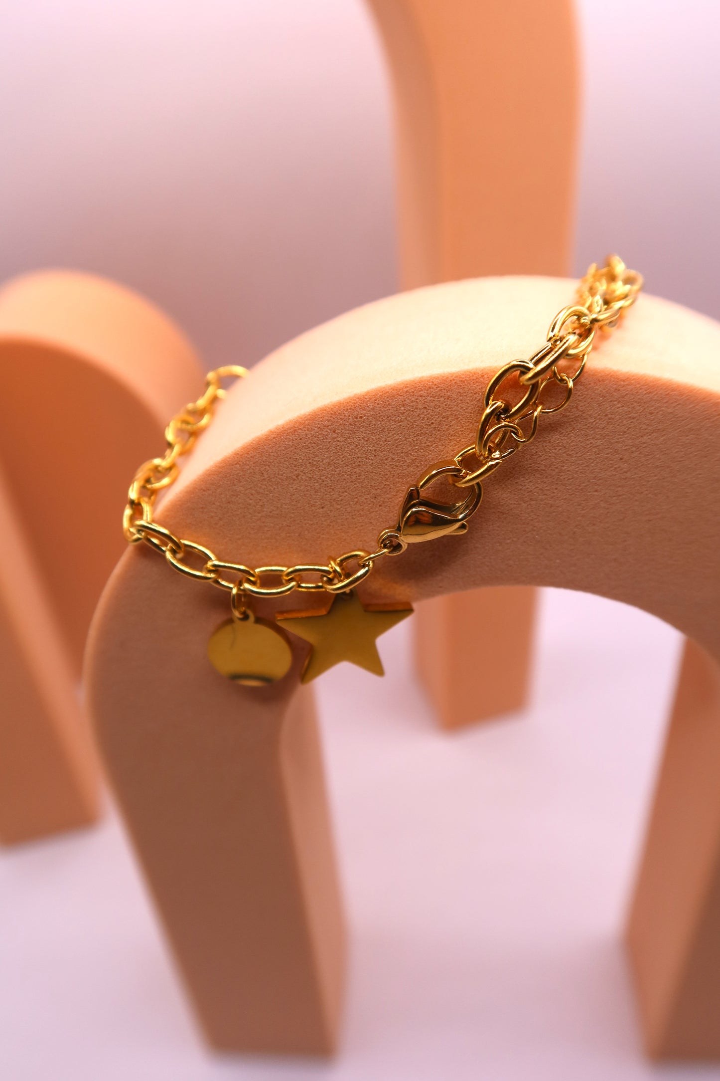 The LONAS wristband
