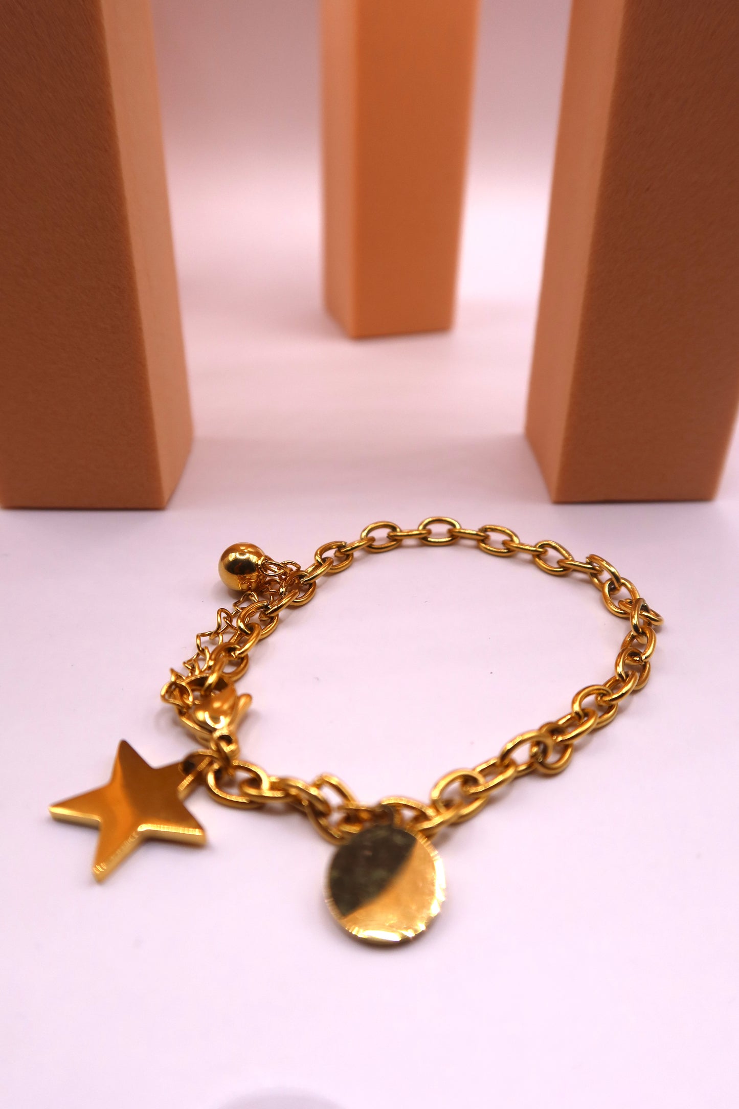 The LONAS wristband