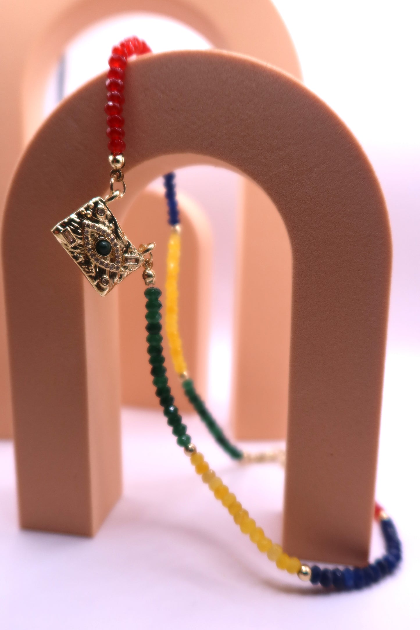 The ĒPONA necklace