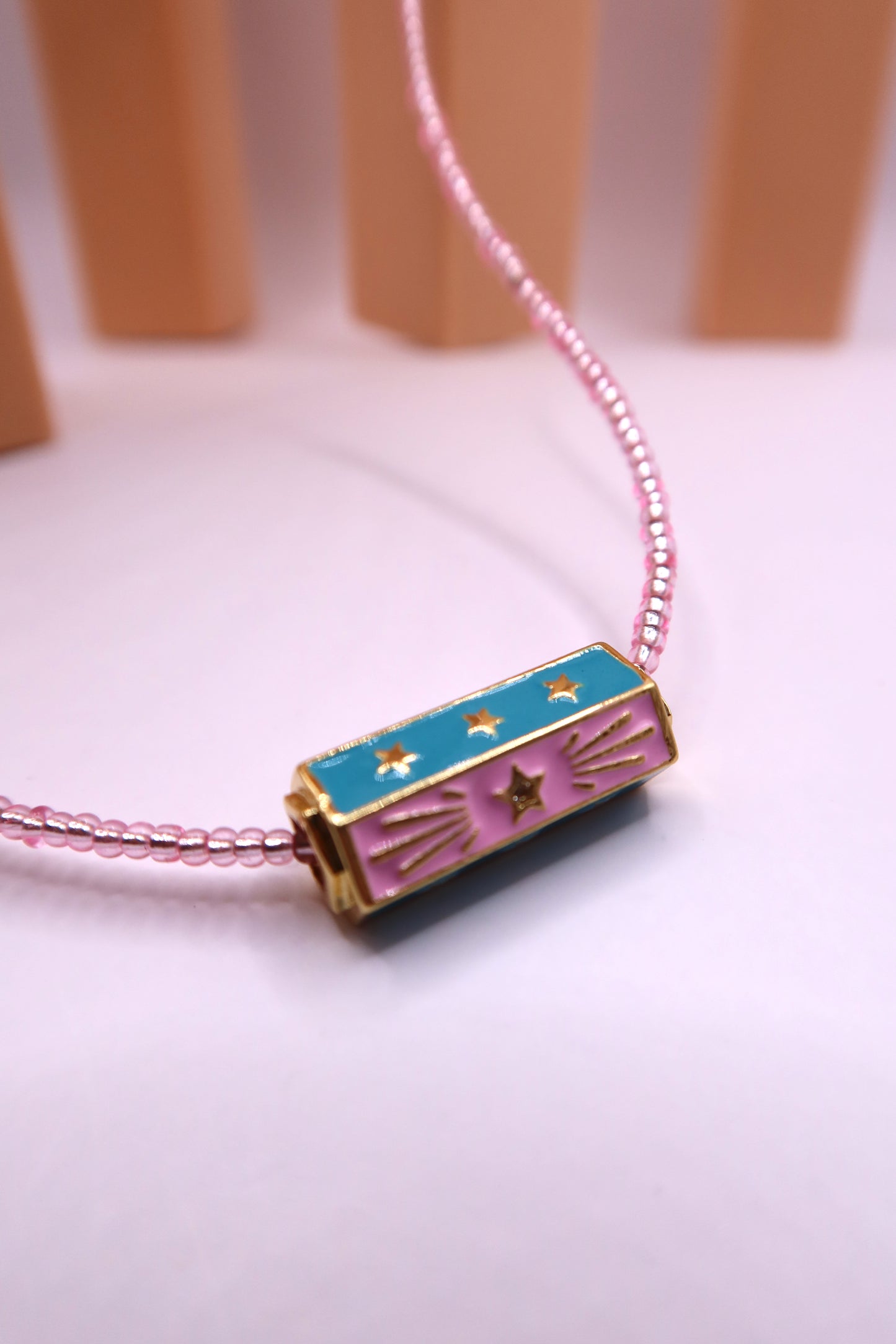 Le collier ÉLENOS