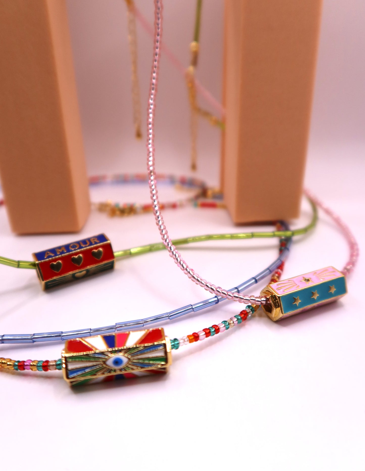 Le collier ÉLENOS